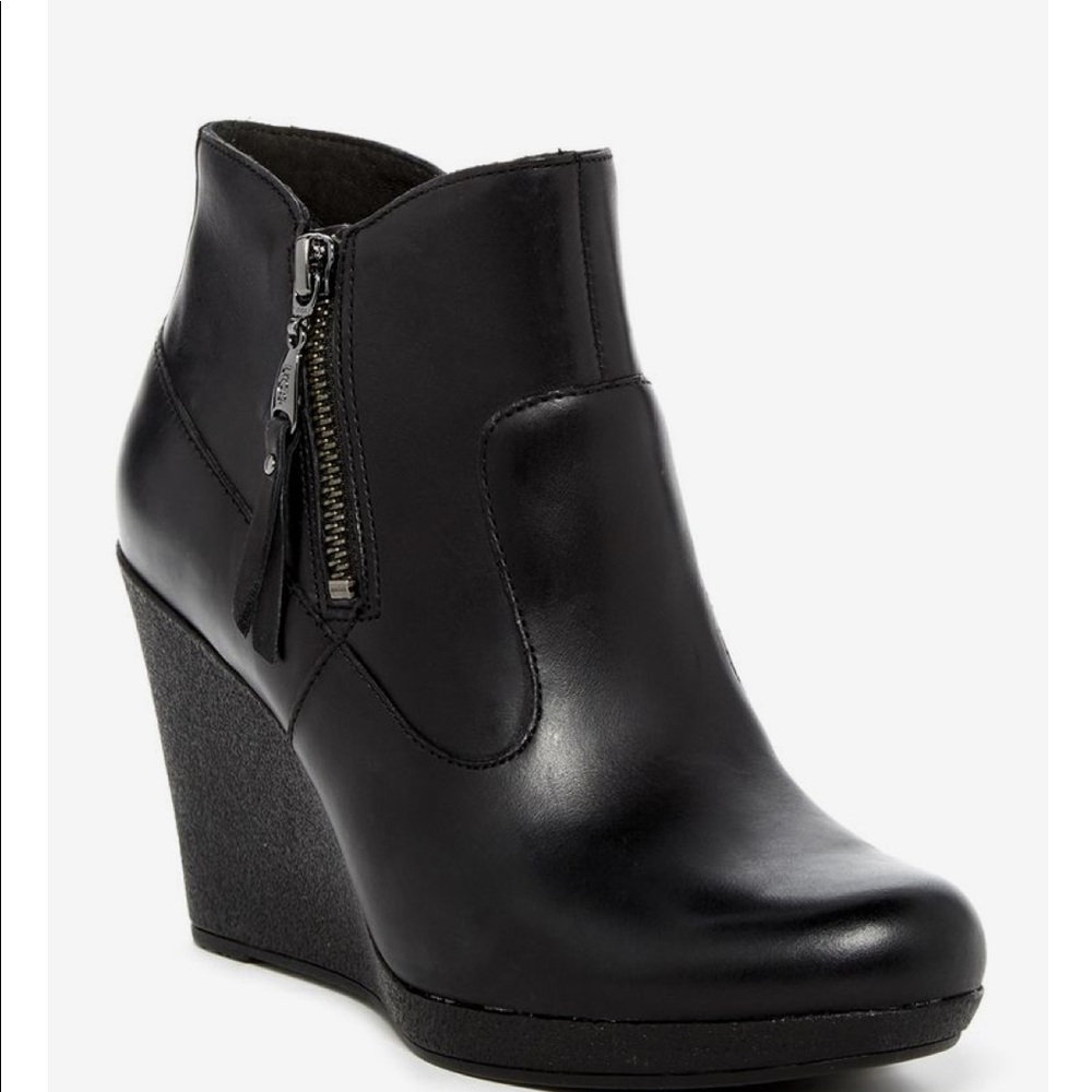 Ugg Meredith Leather Shearling Bootie sz 7.5